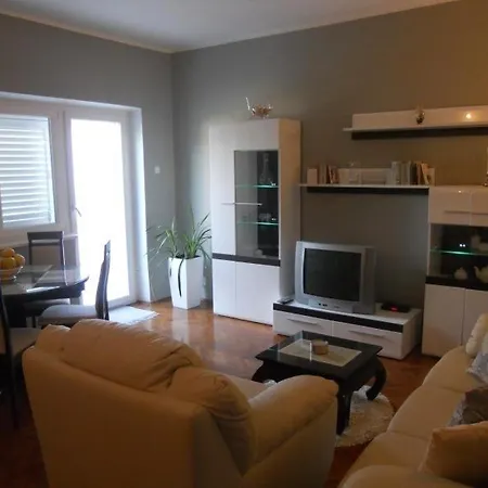 In With Sea View, Terrace, Air Conditioning, Wi-fi 아파트 코츌라