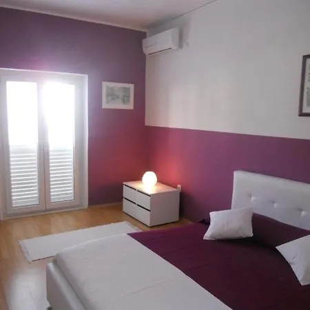 In With Sea View, Terrace, Air Conditioning, Wi-fi *