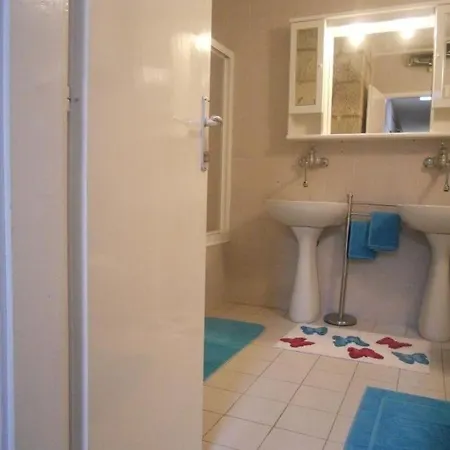 In With Sea View, Terrace, Air Conditioning, Wi-fi 코츌라