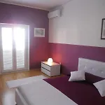 In With Sea View, Terrace, Air Conditioning, Wi-fi *