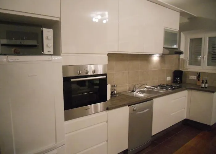 In With Sea View, Terrace, Air Conditioning, Wi-fi * コルチュラ