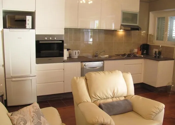 In With Sea View, Terrace, Air Conditioning, Wi-fi