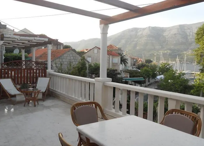 Apartman In With Sea View, Terrace, Air Conditioning, Wi-fi